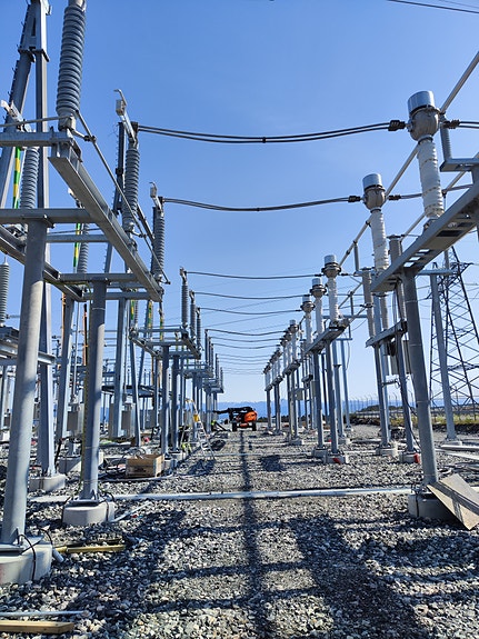 Etter å ha tenkt, beregnet og tegnet er det tilfredsstillende å komme på anlegg og se alt ta form