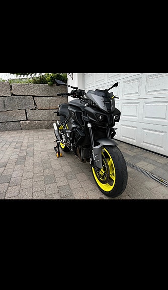 Yamaha MT-10 3 of 30