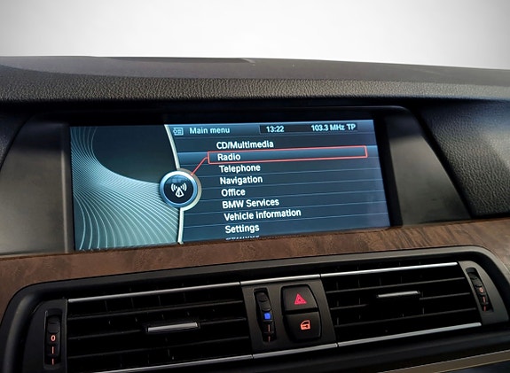 BMW 523i 24 of 30