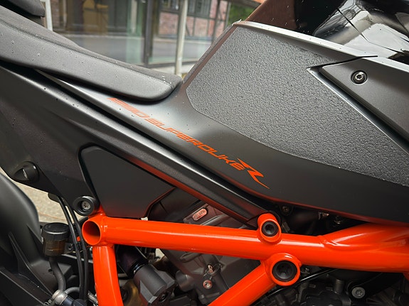 KTM 1290 Super Duke R 20 of 29