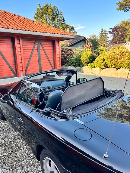 Mazda MX-5 10 of 28