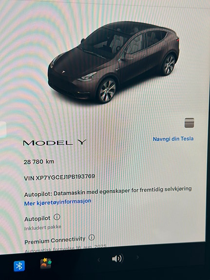 Tesla Model Y 16 of 30