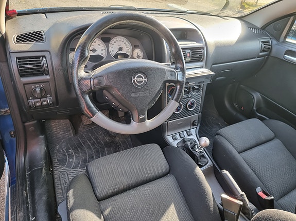 Opel Astra 18 of 21
