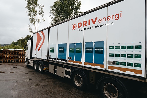 DRIV har egen bil som frakter kjemivarer til kunder