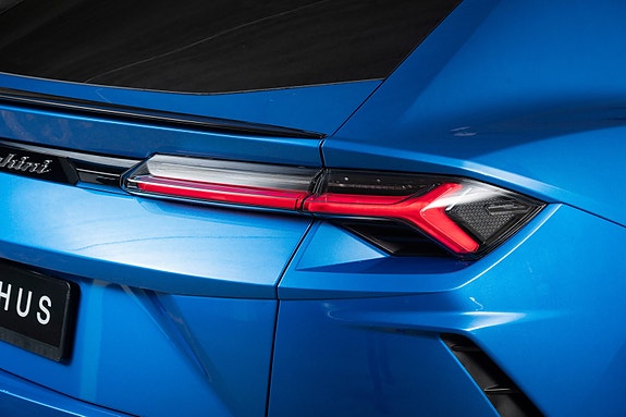 Lamborghini Urus 16 of 30