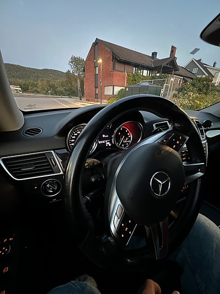 Mercedes-Benz ML250 15 of 26
