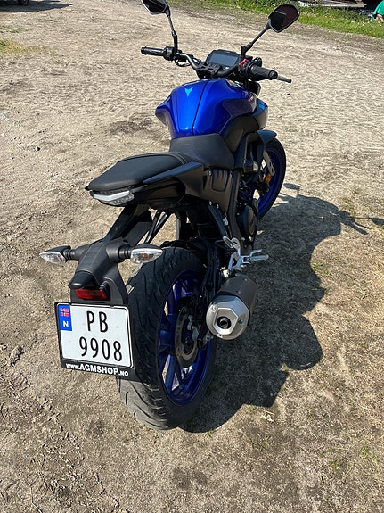 Yamaha MT-125 2 of 5