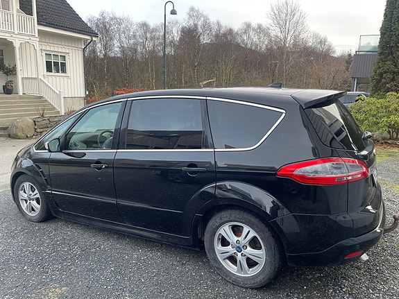 Ford S-MAX 3 of 5