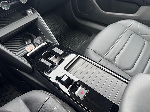 Citroen E-C4 X 22 of 30