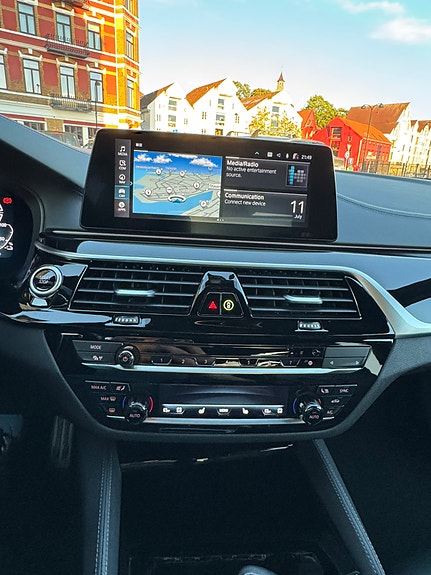 BMW 530e 28 of 30