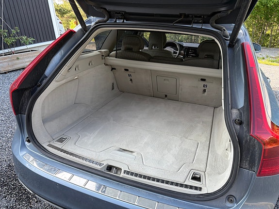 Volvo V90 8 of 8