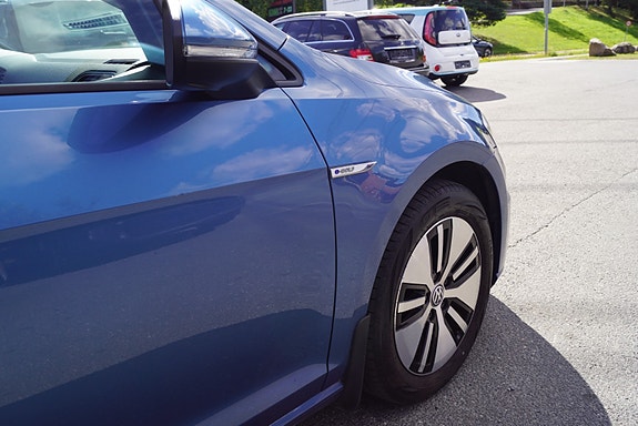 Volkswagen e-Golf VII 7 of 30