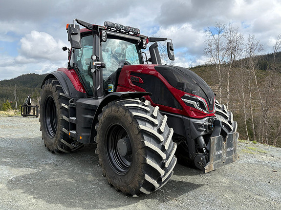 Valtra Q305 2023, kr 2 249 000,-