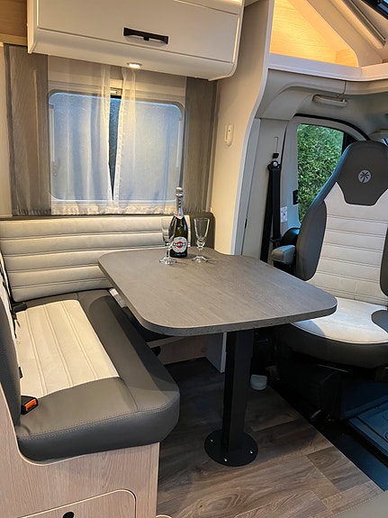 Sunlight T-68 Til Leie Sunlight 2025 modell, mye utstyr. 165 HK.  Prøv bobillivet, det er fantastisk både vår, sommer og høst. Fra kr 6900,- 17 of 30