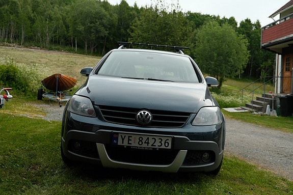 Volkswagen Golf Plus 2 of 10