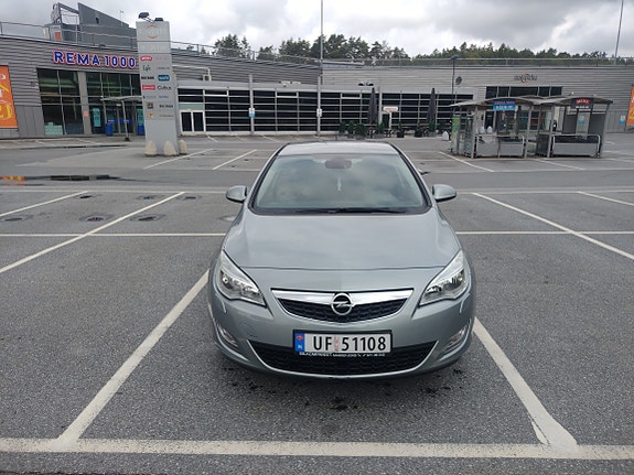 Opel Astra 2 of 30