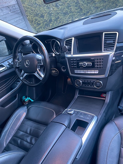 Mercedes-Benz ML250 20 of 26