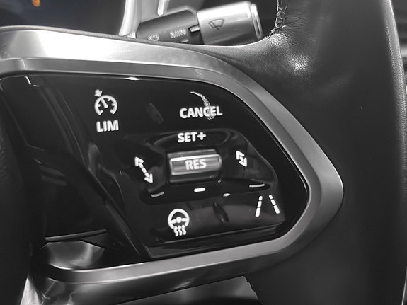Jaguar I-PACE 24 of 30