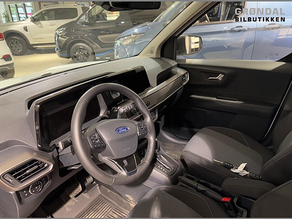 Ford Transit Courier 3 of 5