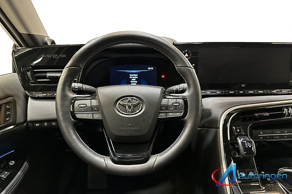 Toyota Mirai 8 of 15