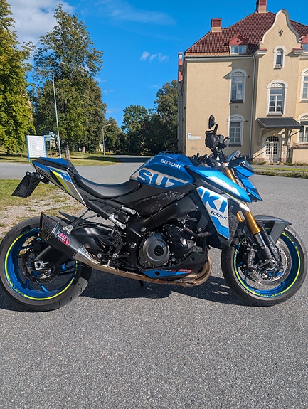 Suzuki GSX-S 1000 4 of 5