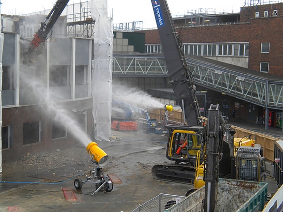 Demollitor 50 - Vanntåke- kanon for støv og luktbekjempelse i sentrumsnære strøk