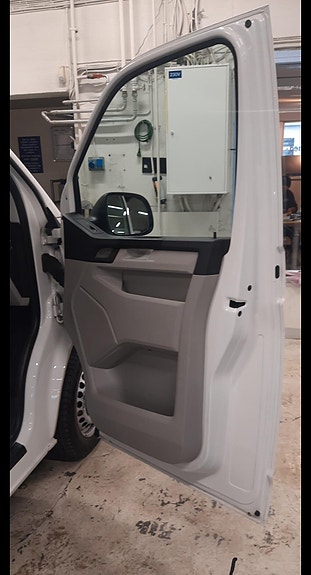 Volkswagen Transporter 12 of 16