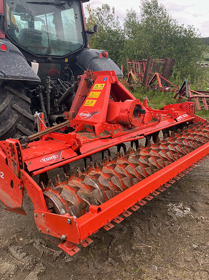 Kuhn HRB302D