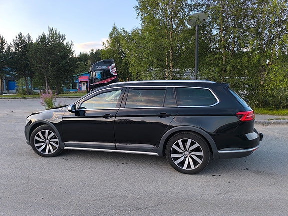 Volkswagen Passat Alltrack 3 of 30