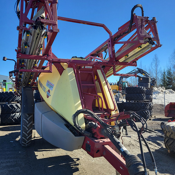 Hardi Commander 3200I 24m bom 2009, kr 410 000,-