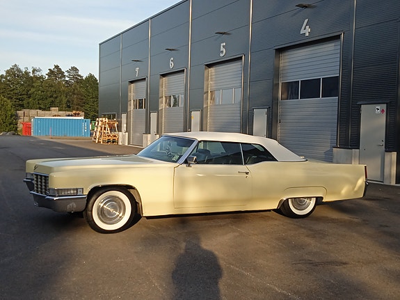 Cadillac Deville 22 of 22