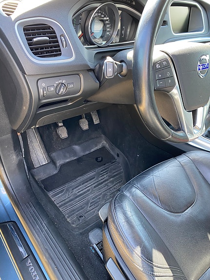 Volvo V40 13 of 21