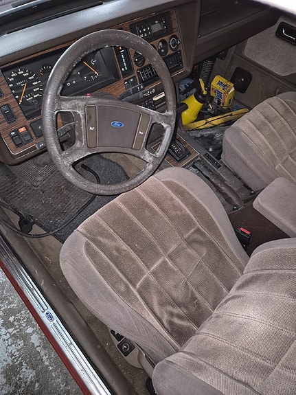 Ford Granada 4 of 5