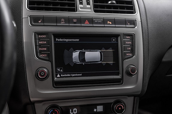 Volkswagen Polo 18 of 23