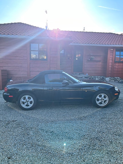 Mazda MX-5 7 of 28