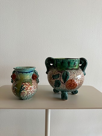 Vintage keramikk potteskjuler og vase.