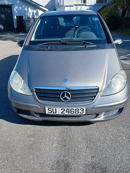 Mercedes-Benz A150 2 of 16