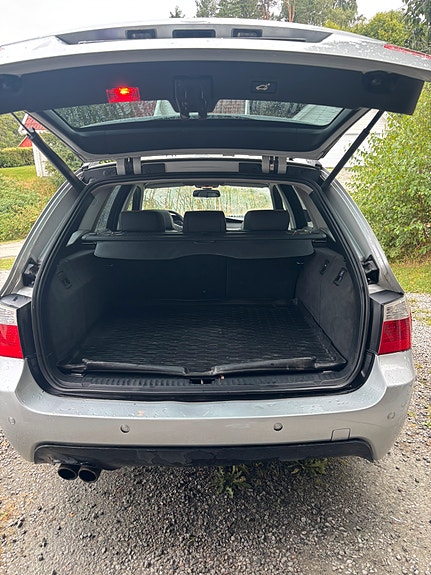 BMW 550i 7 of 15