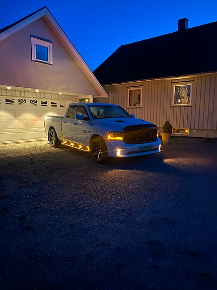 Dodge RAM 3 of 28