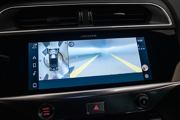 Jaguar I-PACE 24 of 30