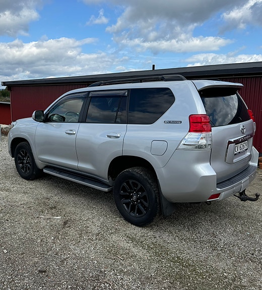 Toyota Land Cruiser 6 of 8