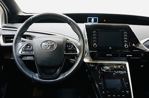 Toyota Mirai 9 of 30