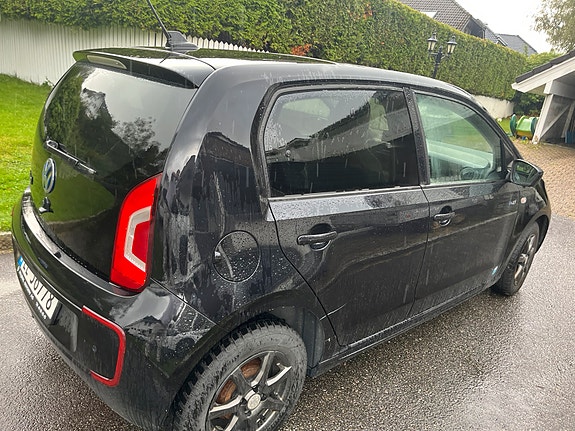 Volkswagen UP! 4 of 5