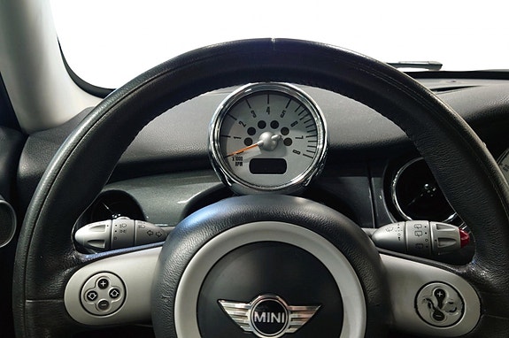 MINI Cooper S 7 of 14