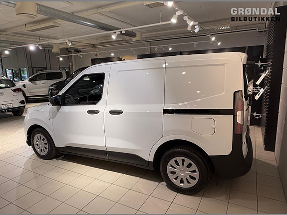 Ford Transit Courier 5 of 5