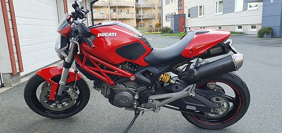 Ducati Monster 696 2 of 9