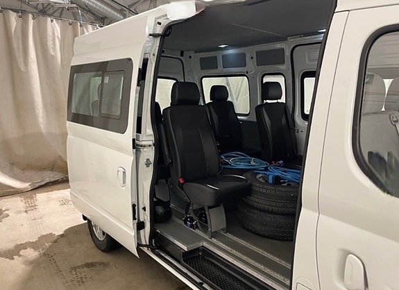 Maxus ev80 6 of 20