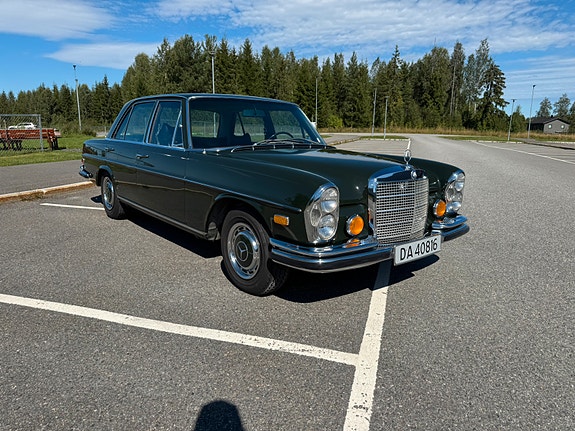 Mercedes-Benz 280 SE 3 of 5