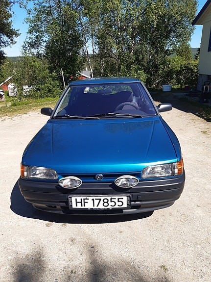 Mazda 323 2 of 5