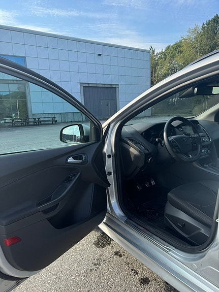 Ford Focus 12 of 30